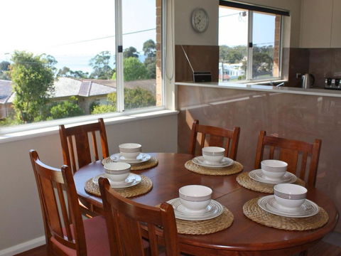 Seaview 48 MOLLYMOOK - Sunshine Coast Guide 3
