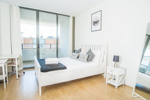 Stylish And Minimalism Apartment In North Ryde - Sunshine Coast Guide 2
