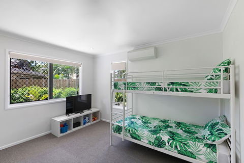 Whitsunday Palms - Sunshine Coast Guide 6