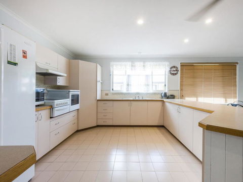31 Melville Street - Sunshine Coast Guide 2
