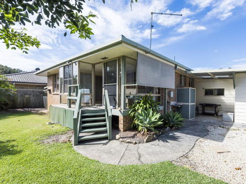 31 Melville Street - Sunshine Coast Guide 3