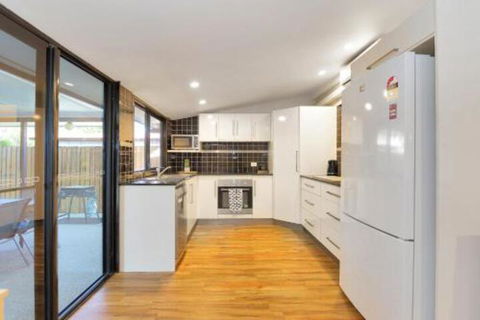 North Central Holiday Home - Sunshine Coast Guide 4