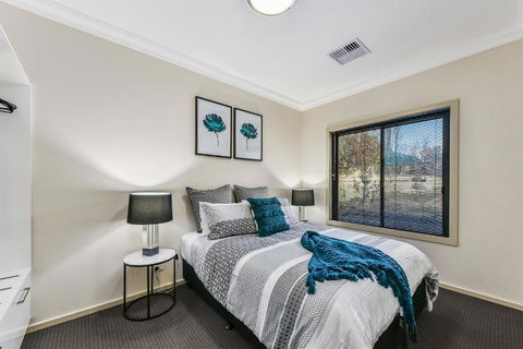 Accommodation On Lansell 2 - Sunshine Coast Guide 5