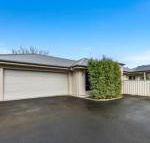 Accommodation on Lansell 2 - Sunshine Coast Guide