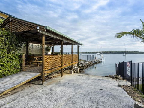 Iluka Villa 1 - Sunshine Coast Guide 1