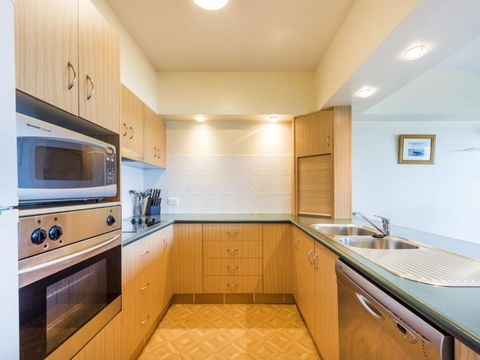 Riverview Apartments 1.3 - Sunshine Coast Guide 5