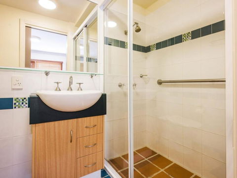 Riverview Apartments 1.3 - Sunshine Coast Guide 4