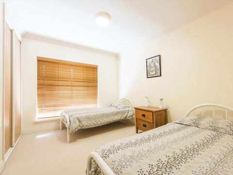 Riverview Apartments 1.3 - Sunshine Coast Guide 2