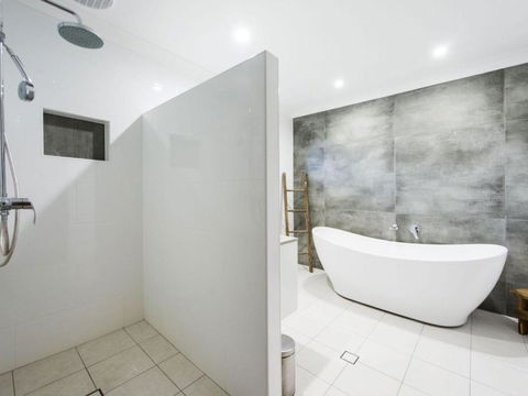 Ripples On The Bay - Sunshine Coast Guide 4