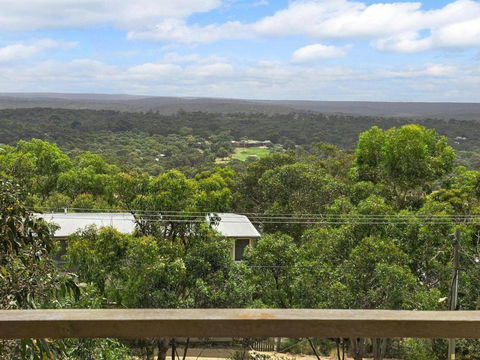 NICHE On NOBLE Ever Changing Vista - Sunshine Coast Guide 3