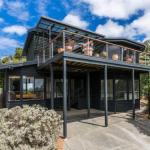 NICHE On NOBLE Ever Changing Vista - Sunshine Coast Guide 0