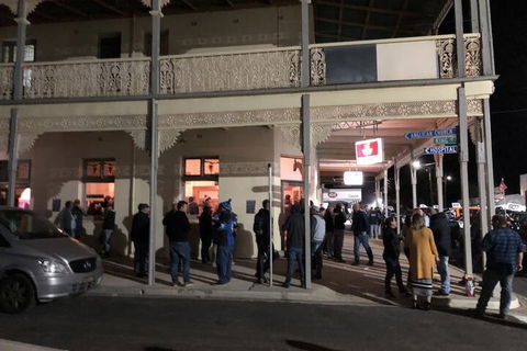 Eureka Hotel And Rainbow Brewery - Sunshine Coast Guide 1