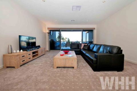 Adelphi Views On Luton Woodlands - Sunshine Coast Guide 5