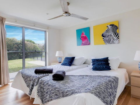 Aloha Direct Beach Access From Property - Sunshine Coast Guide 5