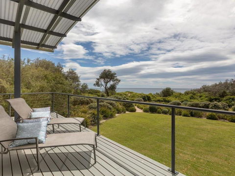 Aloha Direct Beach Access From Property - Sunshine Coast Guide 6