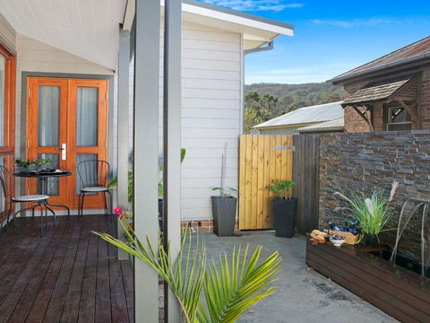 Advilla Stylish Charming & Central Location - Sunshine Coast Guide 1