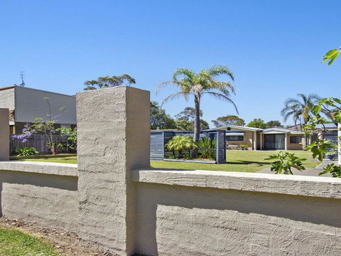 The Burra Break 3 Minute Walk To Beach Access - Sunshine Coast Guide 3