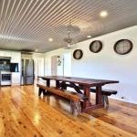 The Lobster Pot Great Outdoor Eating Area - Sunshine Coast Guide 0