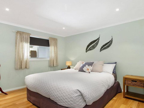 The Shabby Shell Fresh & Inviting - Sunshine Coast Guide 5