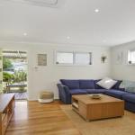 The Shabby Shell Fresh & Inviting - Sunshine Coast Guide 0