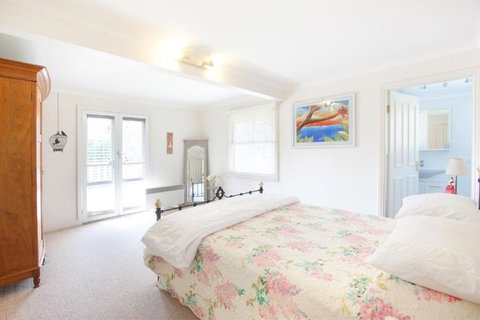 The Dolls House Charming 2 Bedroom Cottage Just A Short Walk From The Village - Sunshine Coast Guide 4