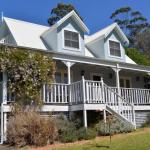 The Dolls House Charming 2 Bedroom Cottage Just A Short Walk From The Village - Sunshine Coast Guide 1