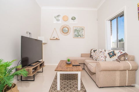 Peaceful 2kingbed Rootyhill Townhouse Near Station - Sunshine Coast Guide 5