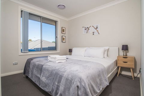 Peaceful 2kingbed Rootyhill Townhouse Near Station - Sunshine Coast Guide 3
