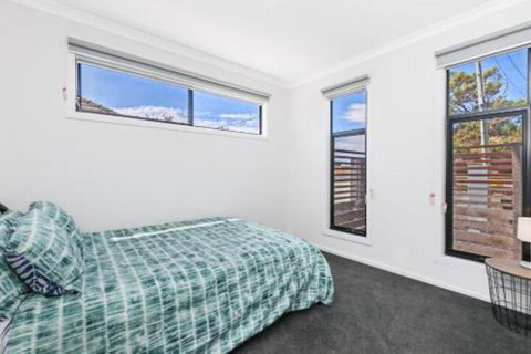 Thunder Point - Sunshine Coast Guide 2