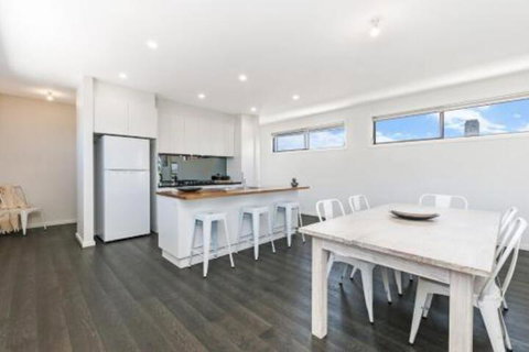 Thunder Point - Sunshine Coast Guide 7