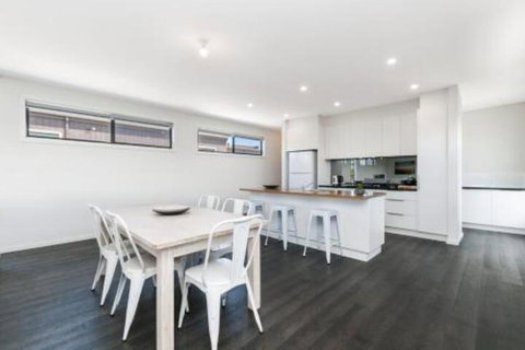 Thunder Point - Sunshine Coast Guide 5