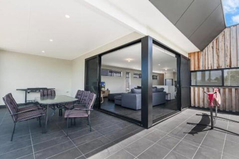 Thunder Point - Sunshine Coast Guide 3