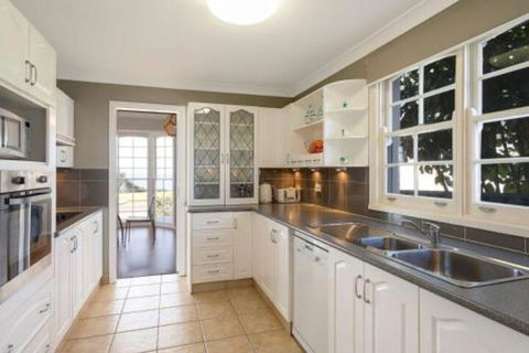 31 McMillan Crescent - Sunshine Coast Guide 4