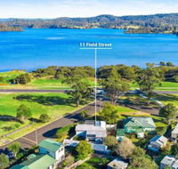 Kesla Beach House - Sunshine Coast Guide