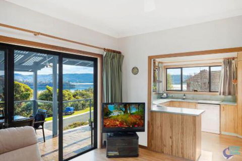 Inlet Views At 20 The Loop - Sunshine Coast Guide 7