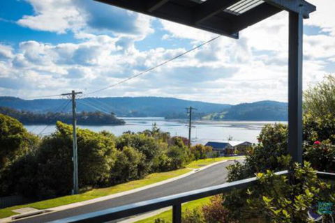 Inlet Views At 20 The Loop - Sunshine Coast Guide 0