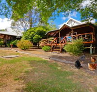 Sunnyhurst Chalets Rural Stay - Sunshine Coast Guide