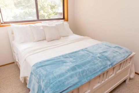 Kookas Nest Waterfront Home Tranquil Setting - Sunshine Coast Guide 7