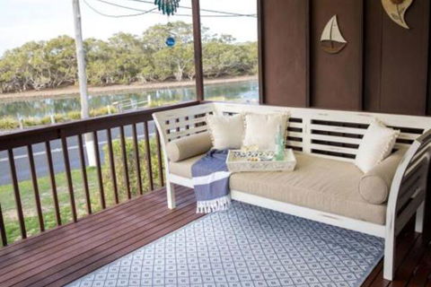 Kookas Nest Waterfront Home Tranquil Setting - Sunshine Coast Guide 0