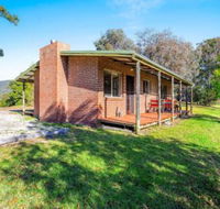 Braeside Cabin Two Alphitonia - Sunshine Coast Guide