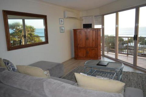 Pandanus Shores Kings Beach - Sunshine Coast Guide 3