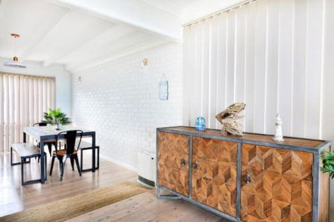 Azure Absolute Beachfront Pet Friendly - Sunshine Coast Guide 4