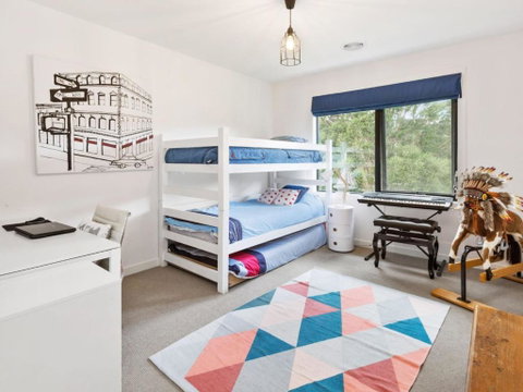 CATALINA MOUNT ELIZA - Sunshine Coast Guide 2