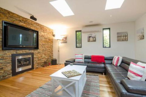 PIER 55 DROMANA... - Sunshine Coast Guide 0