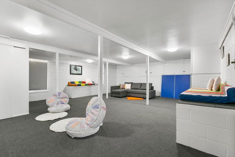 Surfs Up Peregian Beach - Sunshine Coast Guide 2