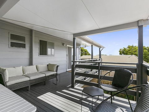 Surfs Up Peregian Beach - Sunshine Coast Guide 5