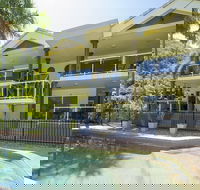 Champagne Apartment 1 - Sunshine Coast Guide