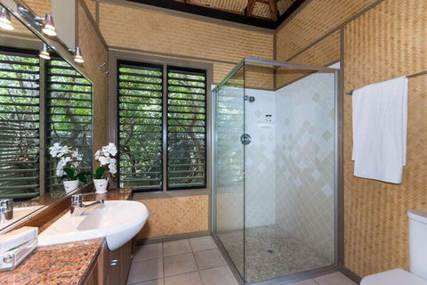 Absolute Beachfront - Sunshine Coast Guide 6