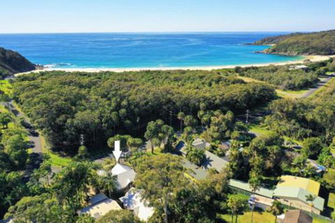 THE BEACH HOUSE - Sunshine Coast Guide 7