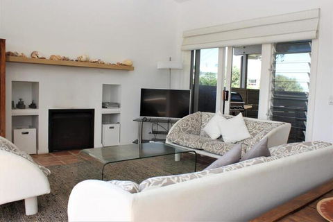 AQUA VIEW - Sunshine Coast Guide 2